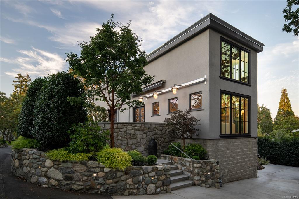 Second View of 2175 Granite St, Oak Bay, BC, V8S 3G8