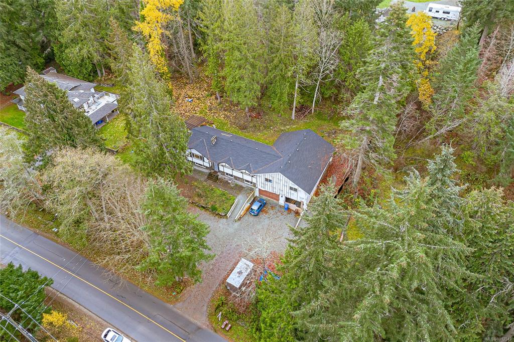 Third View of 1077 Lands End Rd, North Saanich, BC, V8L 5L3