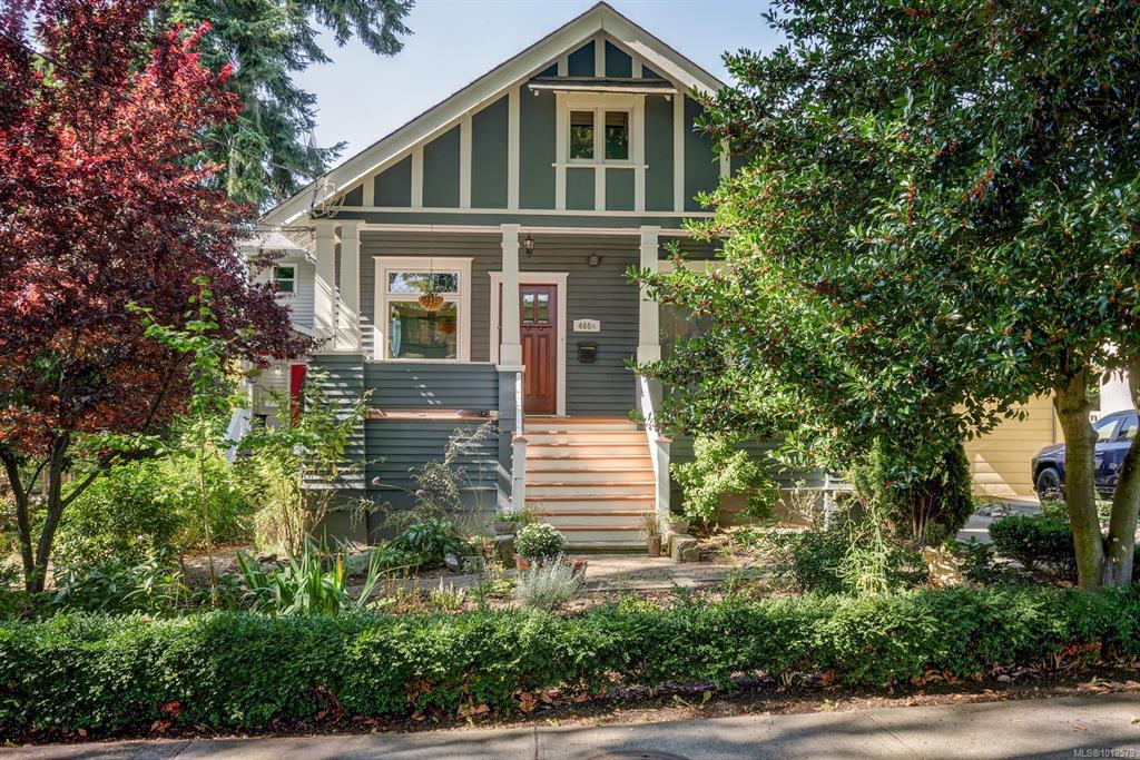 Second View of 460 A Chester Ave, Victoria, BC, V8V 4C1