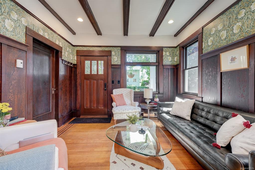 Fourth View of 460 A Chester Ave, Victoria, BC, V8V 4C1