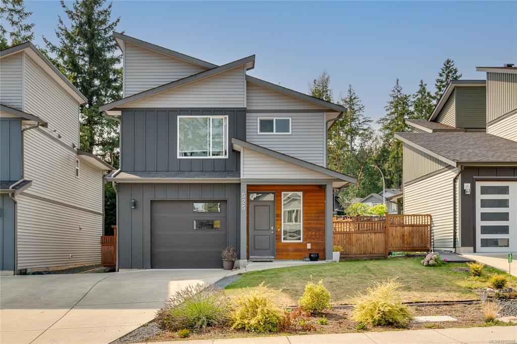 Second View of 525 Steeves Rd, Nanaimo, BC, V9R 0H8