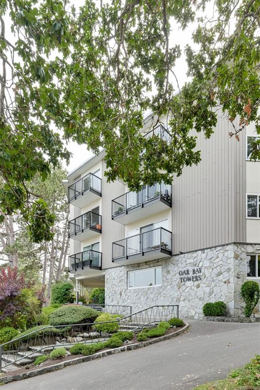 Second View of 1400 Newport Ave, Oak Bay, BC, V8R 1C8