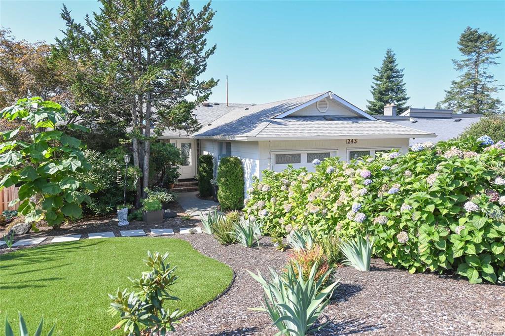 243 Stafford Ave, 1012607, BC,