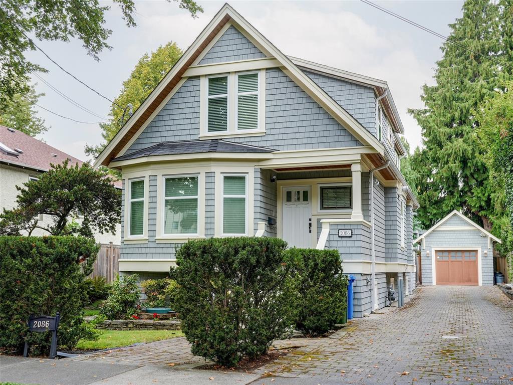 Second View of 2086 Chaucer St, Oak Bay, BC, V8R 1H7