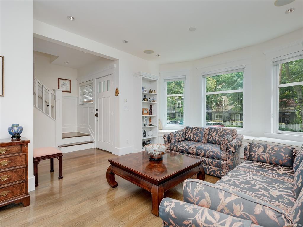 Third View of 2086 Chaucer St, Oak Bay, BC, V8R 1H7