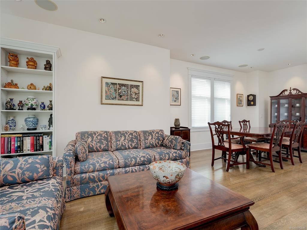 Fourth View of 2086 Chaucer St, Oak Bay, BC, V8R 1H7