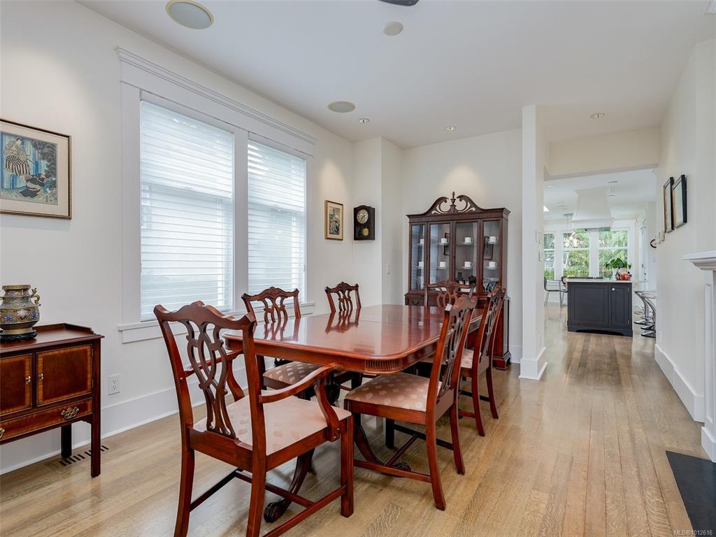 Fifth View of 2086 Chaucer St, Oak Bay, BC, V8R 1H7