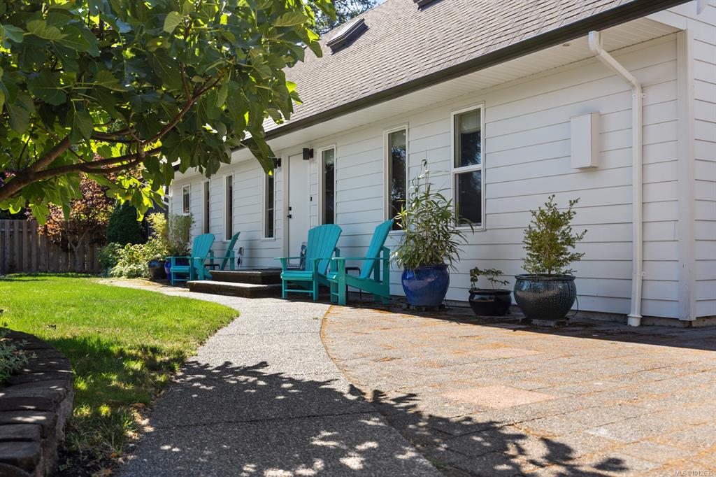 1669 Cottonwood Lane, 1012635, BC,