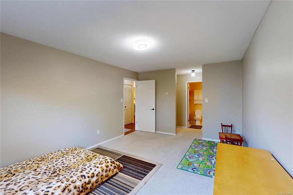 Fifth View of 3962 Cedar Hill Rd, Saanich, BC, V8N 3B8