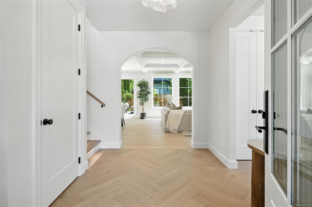 Fifth View of 2377 Zela St, Oak Bay, BC, V8S 2X1