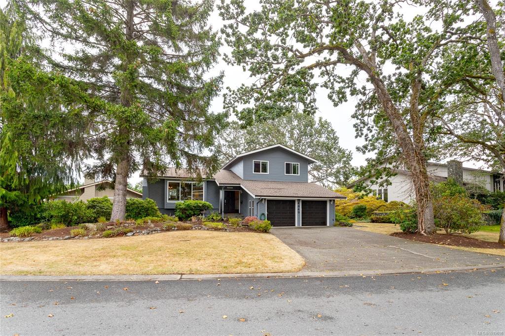 Fourth View of 4049 Hopesmore Dr, Saanich, BC, V8N 5T9