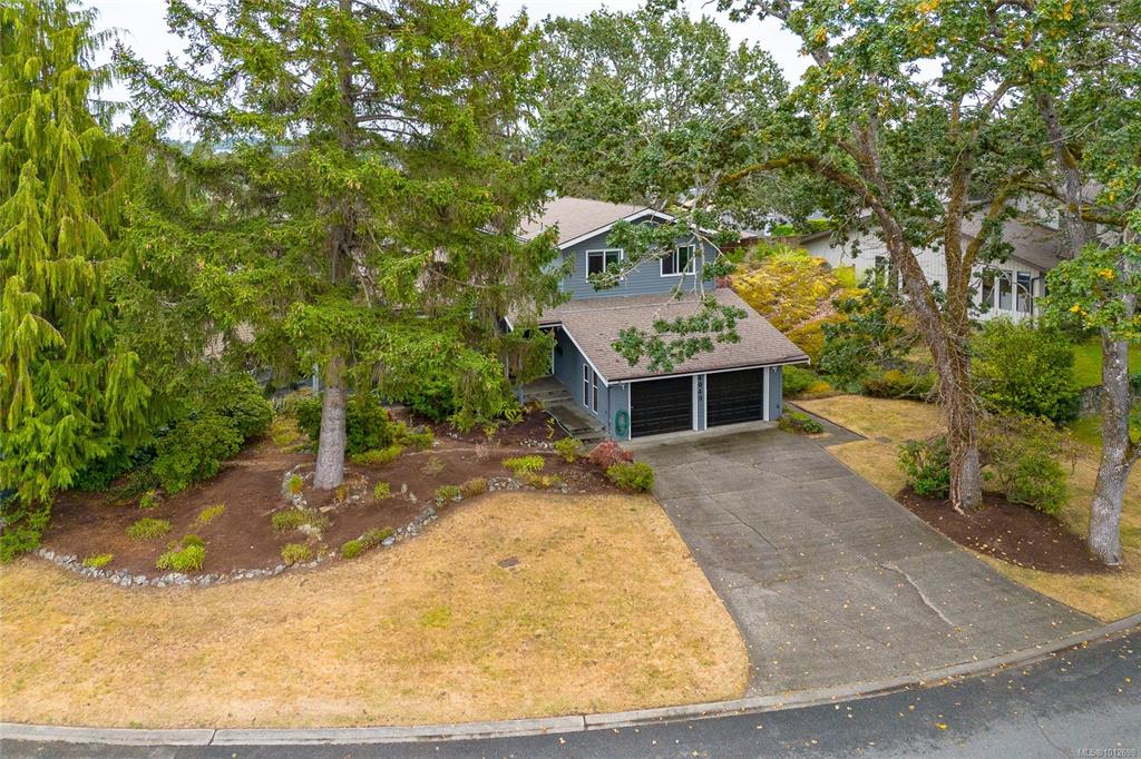 Fifth View of 4049 Hopesmore Dr, Saanich, BC, V8N 5T9