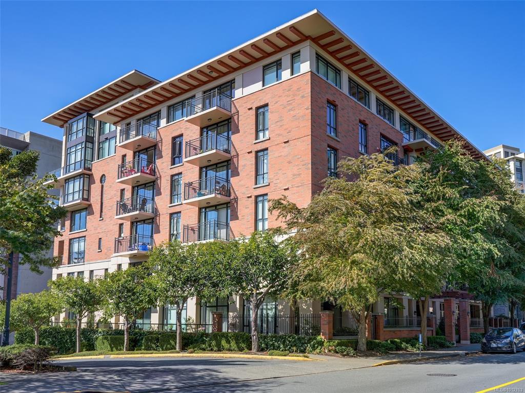 827 Fairfield Rd, 1012763, BC,