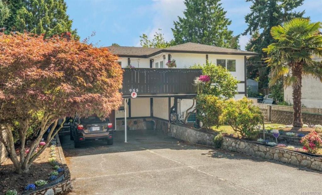 Second View of 955 Tattersall Dr, Saanich, BC, V8X 2X1