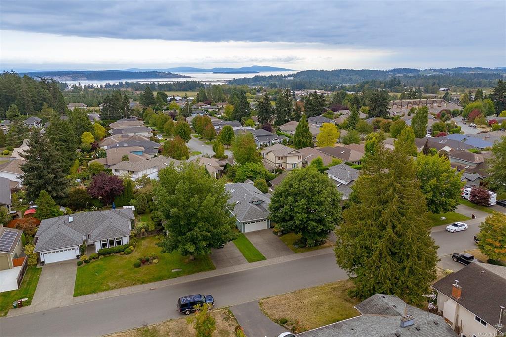 Fourth View of 8007 Simpson Rd, Central Saanich, BC, V8M 2H3