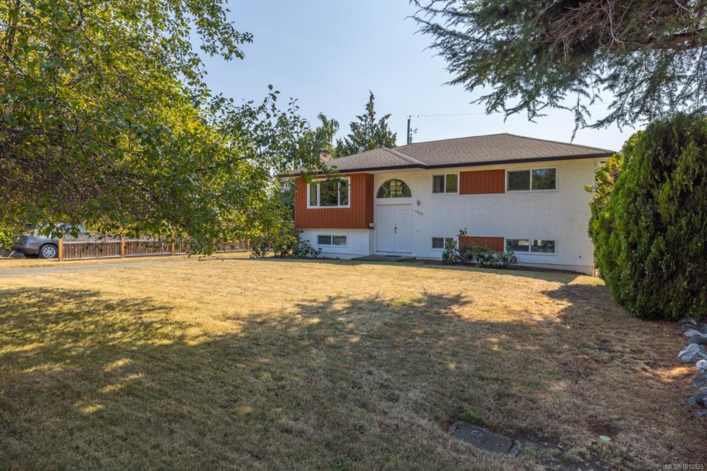 Second View of 1665 Blair Ave, Saanich, BC, V8N 1M6