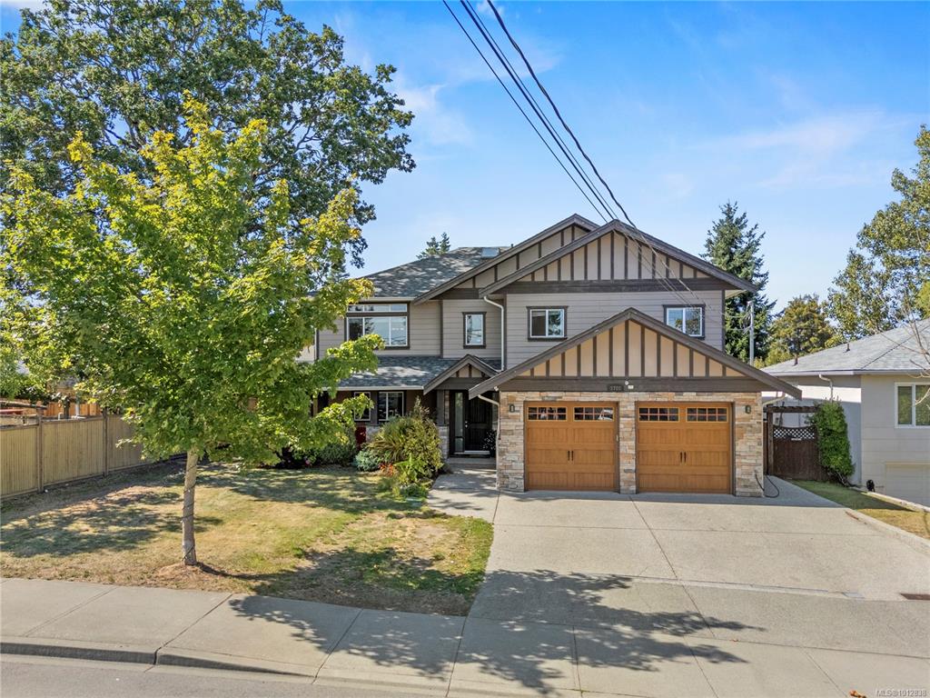 Third View of 3708 Tillicum Rd, Saanich, BC, V8Z 4H8