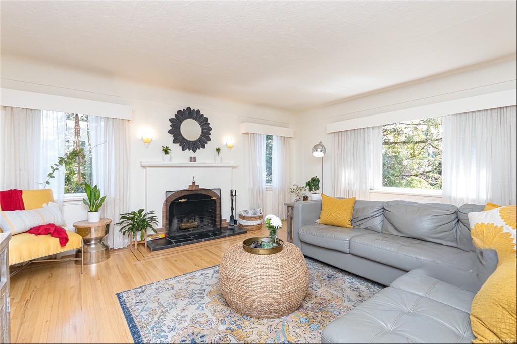 Second View of 3074 Colquitz Ave, Saanich, BC, V9A 2M3