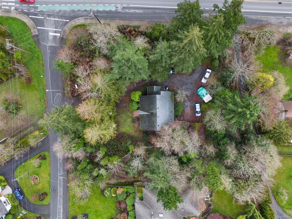 Third View of 2895 Murray Dr, Saanich, BC, V9A 2S6
