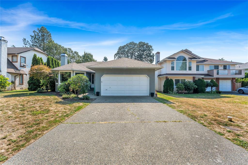 Third View of 1717 Applewood Pl, Saanich, BC, V8N 3N6