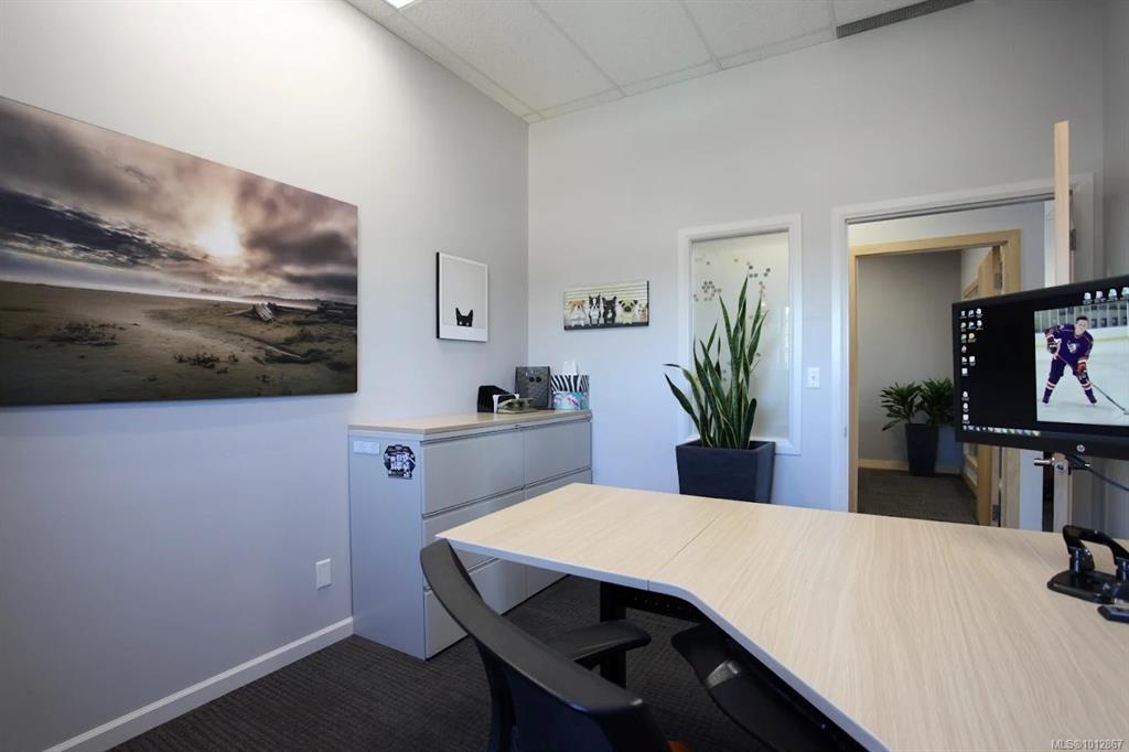Third View of 174 Wilson St, Victoria, BC, V9A 7N6