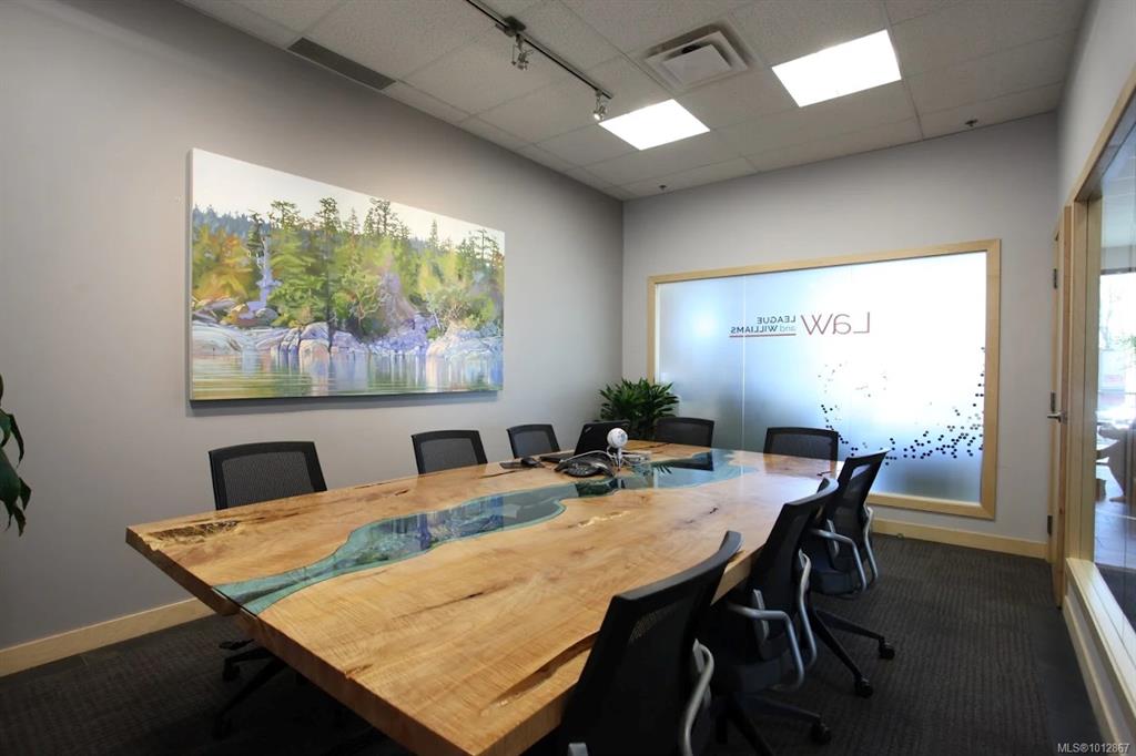Fifth View of 174 Wilson St, Victoria, BC, V9A 7N6
