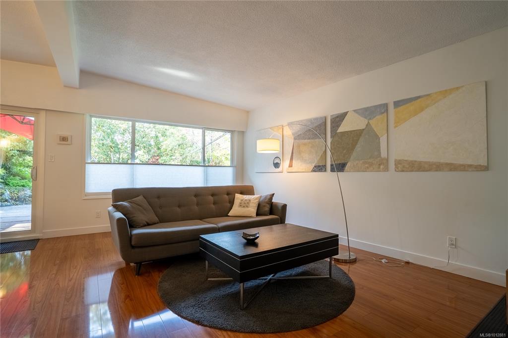 Third View of 1376 Craigflower Rd, Esquimalt, BC, V9A 2Y7