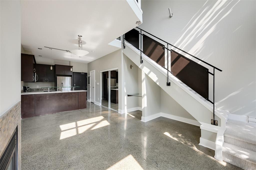 Fifth View of 400 Sitkum Rd, Victoria, BC, V9A 3K9