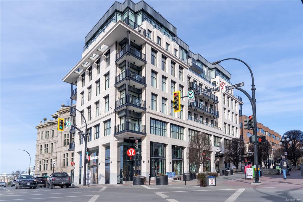 888 Government St, 1012959, BC,