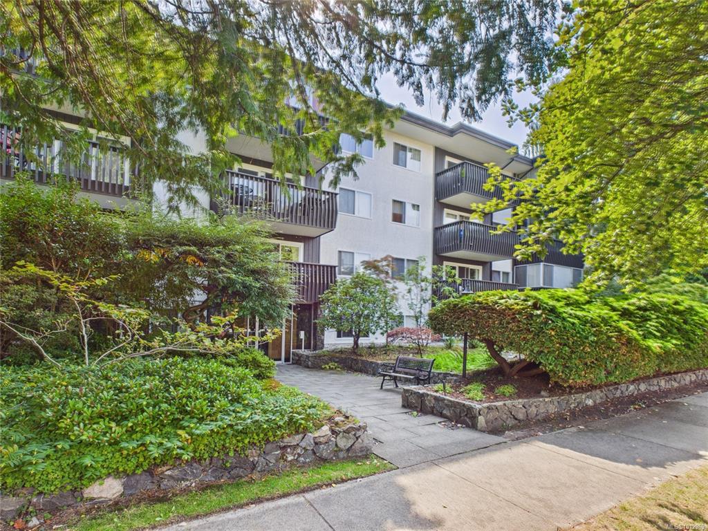 Second View of 1035 Mcclure St, Victoria, BC, V8V 3G1