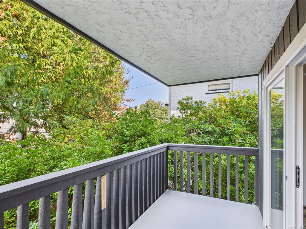 Third View of 1035 Mcclure St, Victoria, BC, V8V 3G1