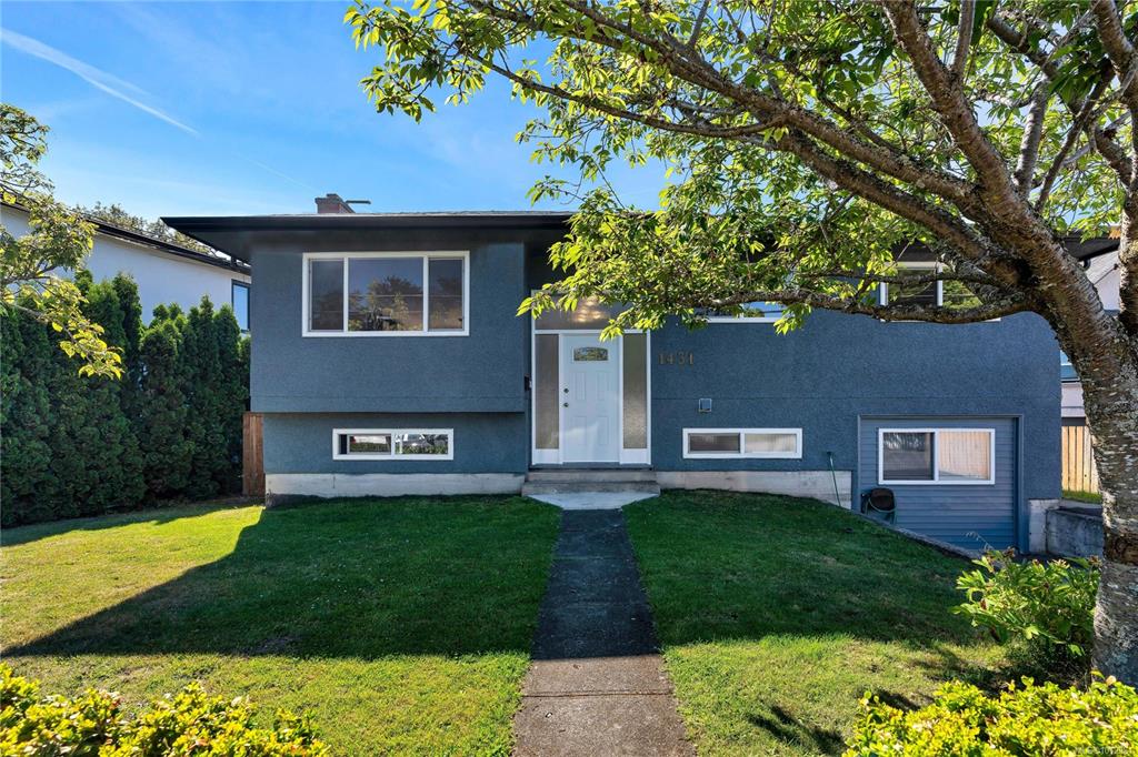Third View of 1431 Edgeware Rd, Victoria, BC, V8T 2J4
