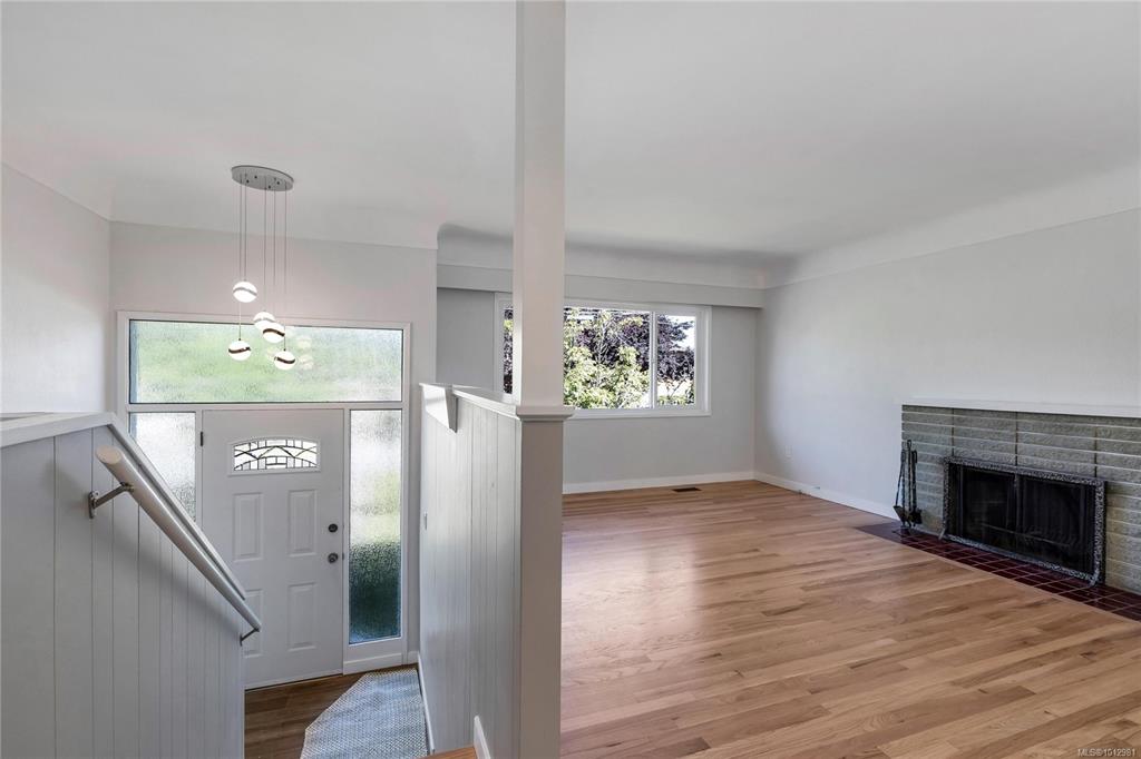 Fifth View of 1431 Edgeware Rd, Victoria, BC, V8T 2J4