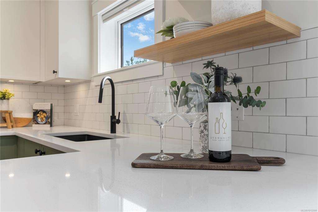 Fourth View of 633 Belton Ave, Kindred, Victoria, BC, V9A 2Z5