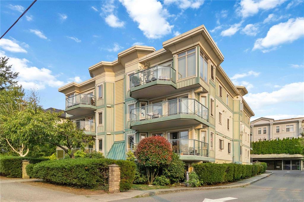 3157 Tillicum Rd, 1013053, BC,