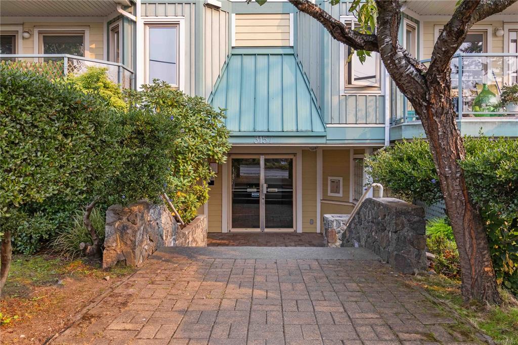Fourth View of 3157 Tillicum Rd, Saanich, BC, V9A 2B4