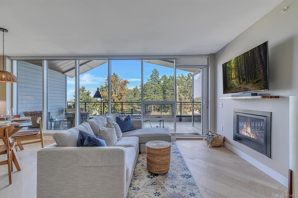 3529 Dolphin Dr, 1013061, BC,