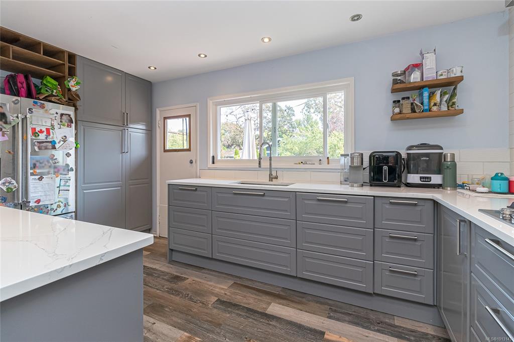 Fourth View of 2847 Inlet Ave, Saanich, BC, V9A 2M6
