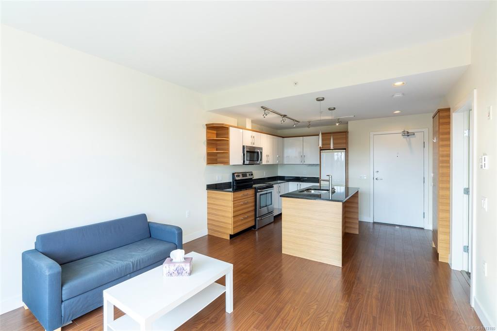 Fourth View of 4030 Borden St, Saanich, BC, V8X 2E9
