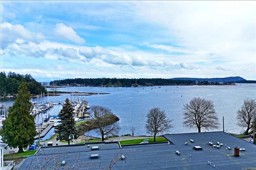 Third View of 350 Stewart Ave, Nanaimo, BC, V9S 4C4