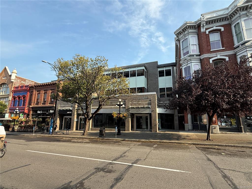 Third View of 546 Yates St, Victoria, BC, V8W 1K8