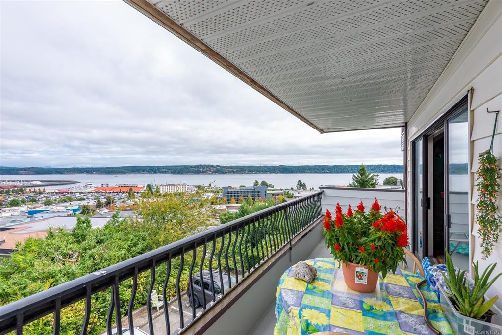 907 Cedar St, 1013217, BC,