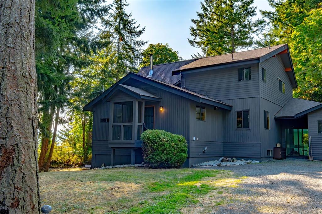 2809 Powder Point Rd, 1013246, BC,