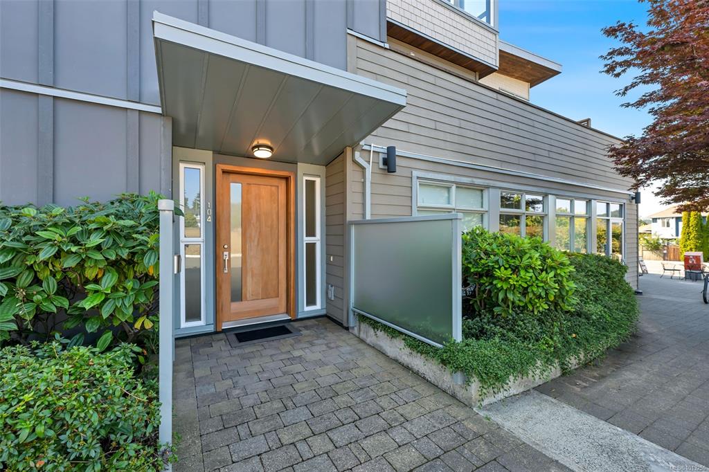 Second View of 4343 Tyndall Ave, Saanich, BC, V8N 3R9