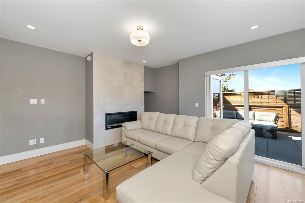 Fifth View of 4343 Tyndall Ave, Saanich, BC, V8N 3R9