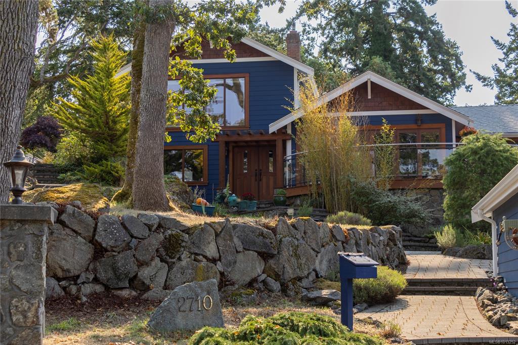 Second View of 2710 Sea View Rd, Saanich, BC, V8N 1K8