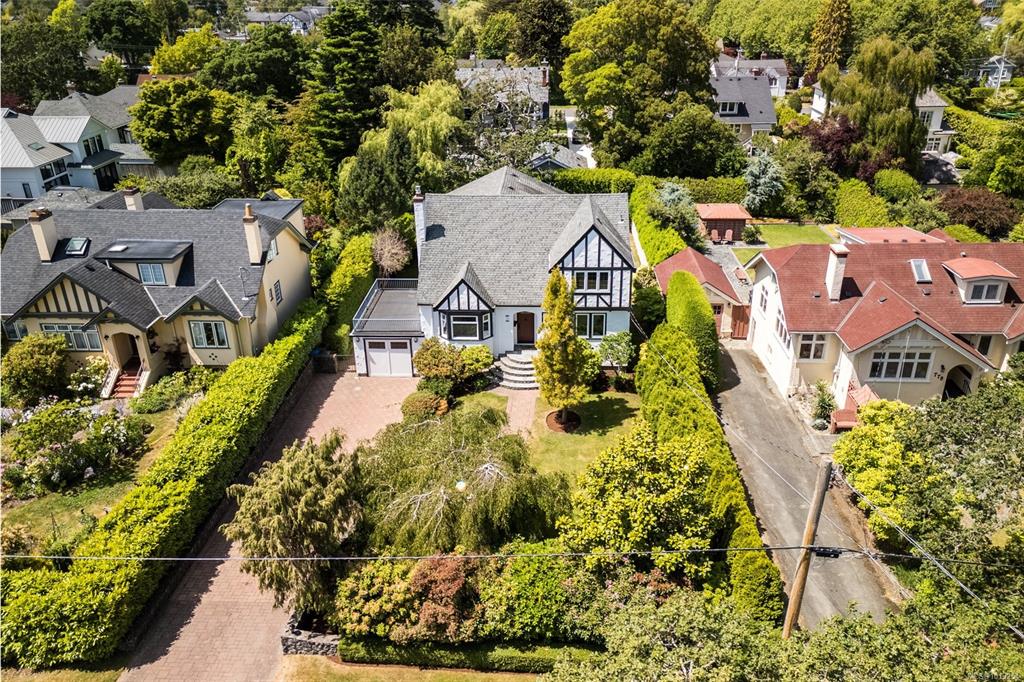 Second View of 750 Island Rd, Oak Bay, BC, V8S 2T9