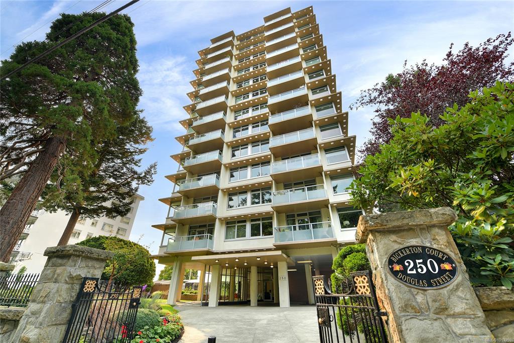 Third View of 250 Douglas St, Bickerton court, Victoria, BC, V8V 2P4