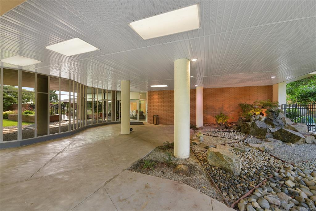 Fourth View of 250 Douglas St, Bickerton court, Victoria, BC, V8V 2P4