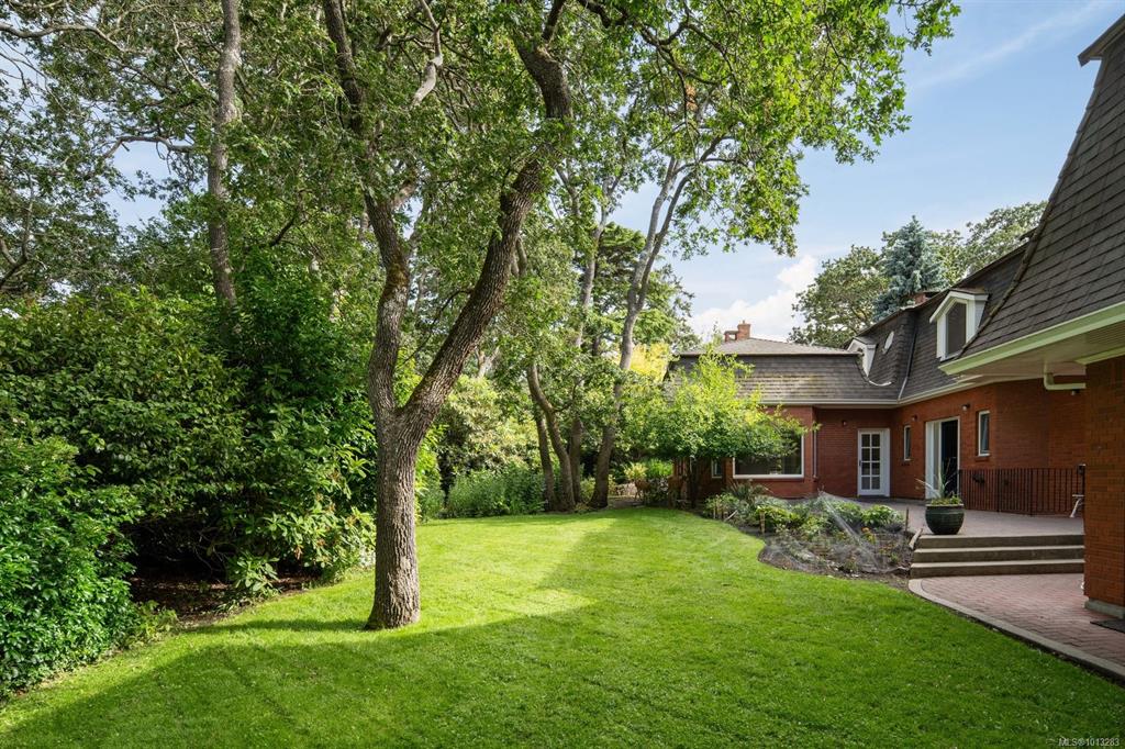 Fourth View of 611 Island Rd, Oak Bay, BC, V8S 2T7